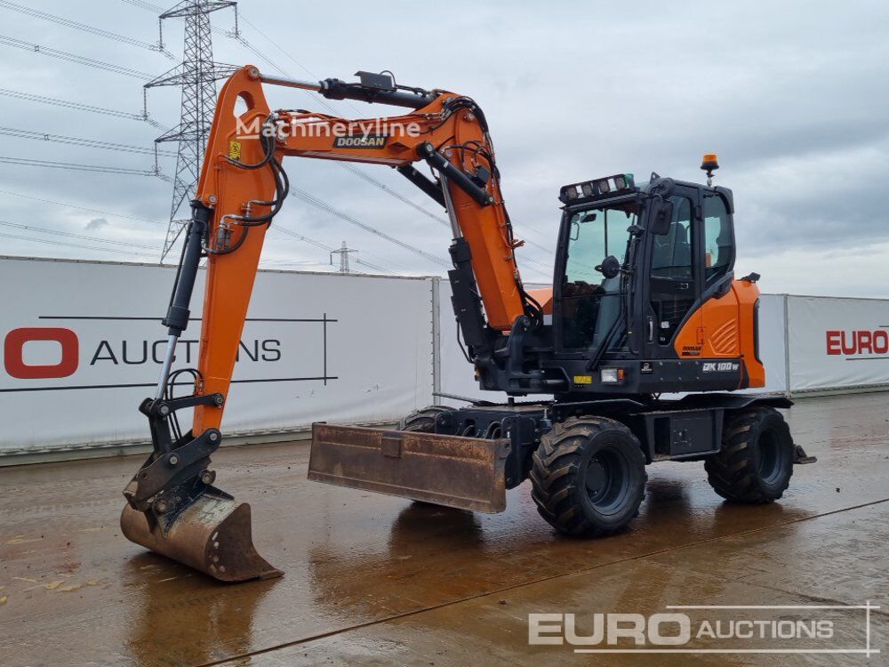 Doosan DX100W-7 material handler