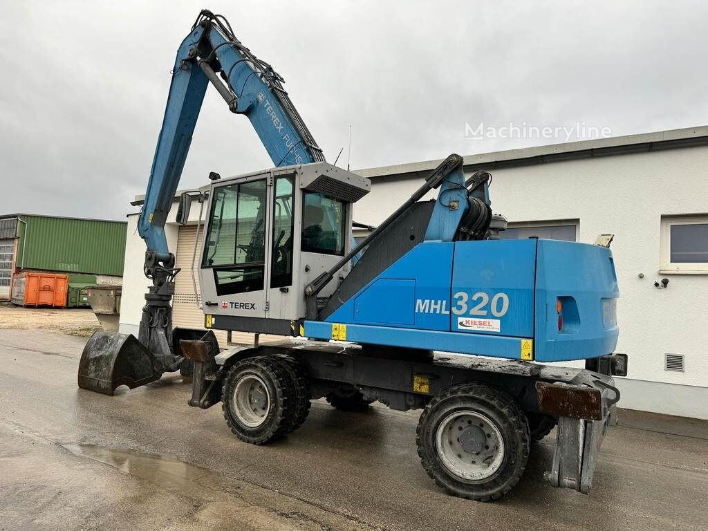 Fuchs MHL320 D material handler