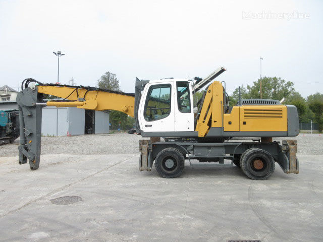 pelle de manutention Liebherr A924