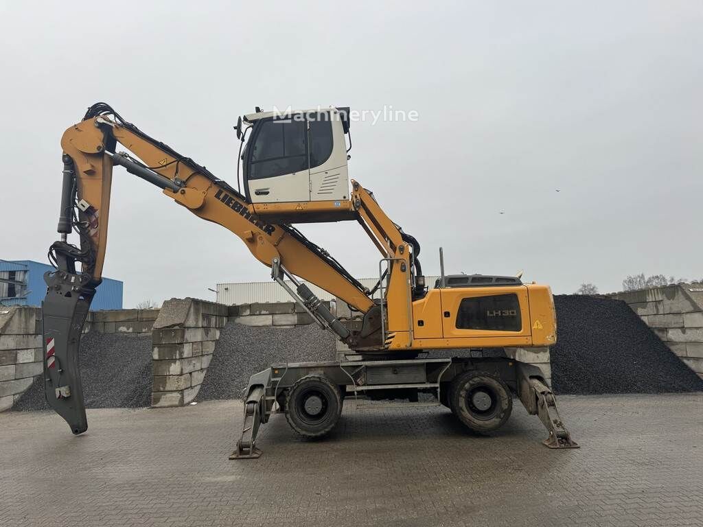 bager za prekladanje Liebherr LH 30 M