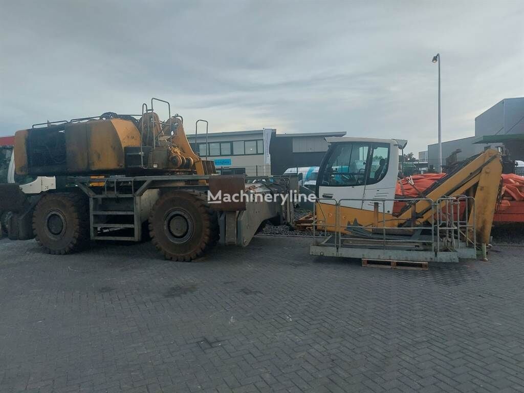 Liebherr LH 80 - (For parts) manipulador de materiales para piezas