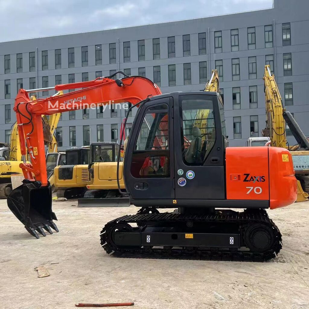 Hitachi ZX70 midi excavator - Machineryline