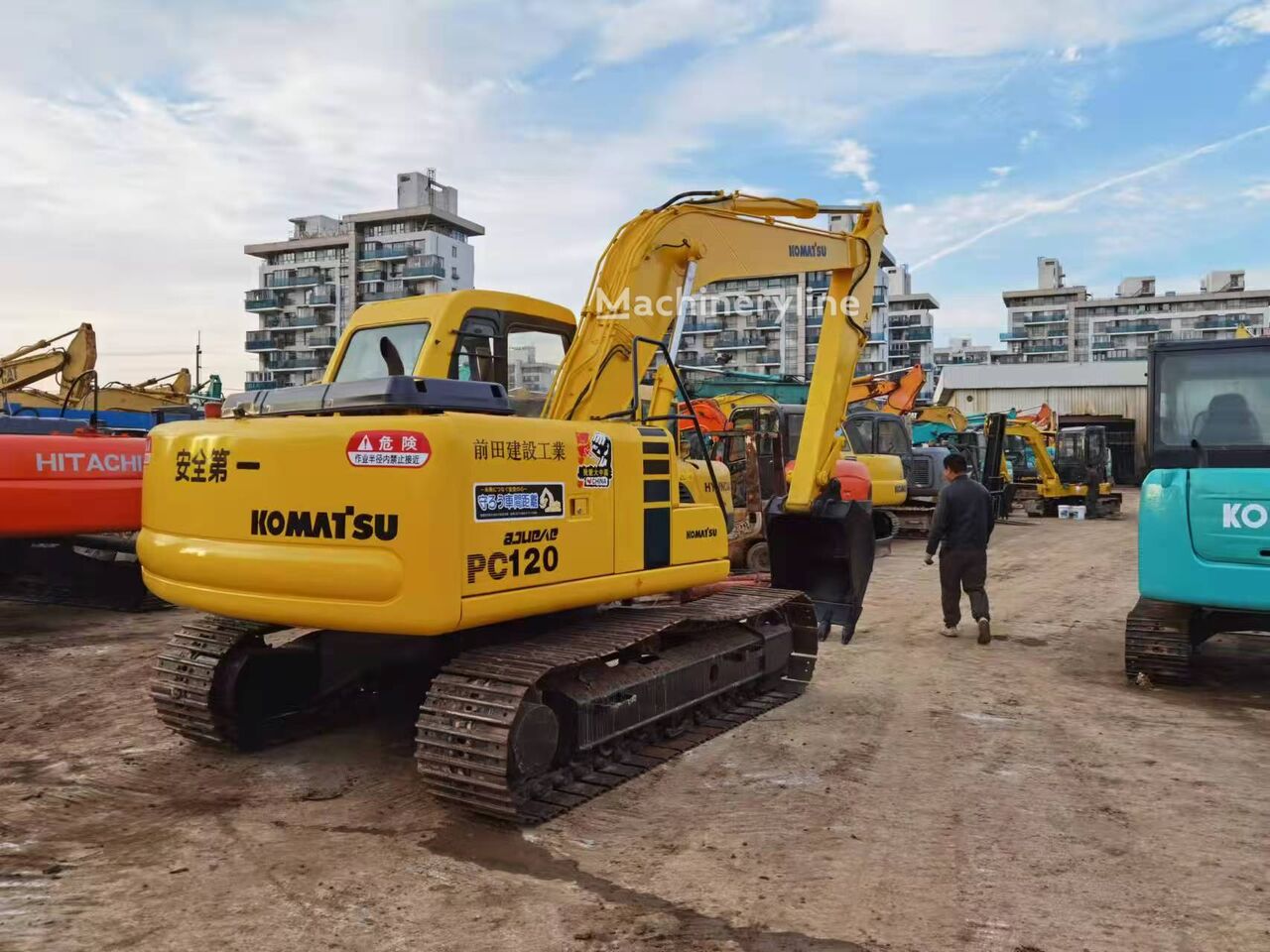 Купить средний экскаватор Komatsu PC120 | Machineryline MD Средний экскаватор Komatsu PC120 - Machineryline