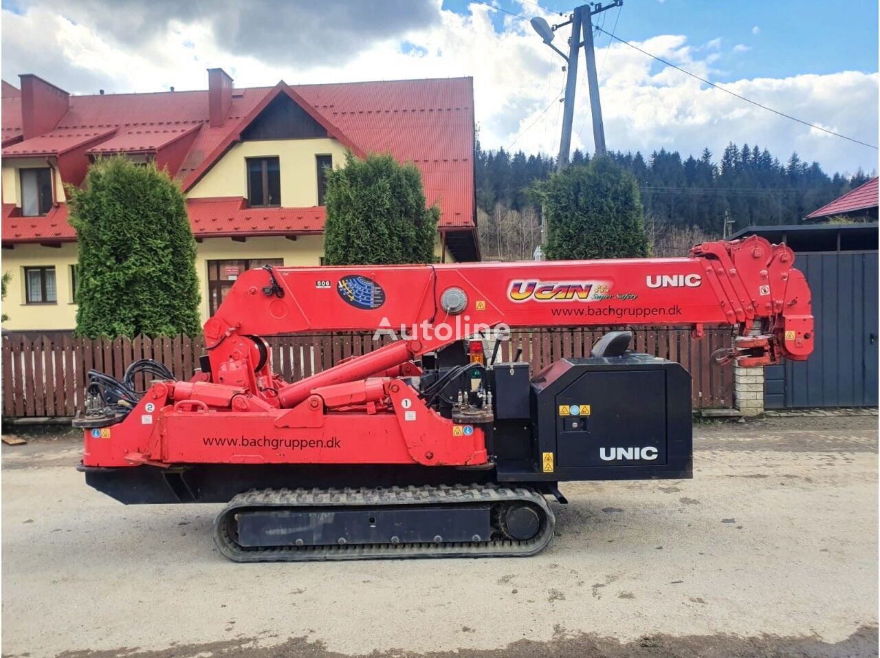 Unic URW 506 mini crane