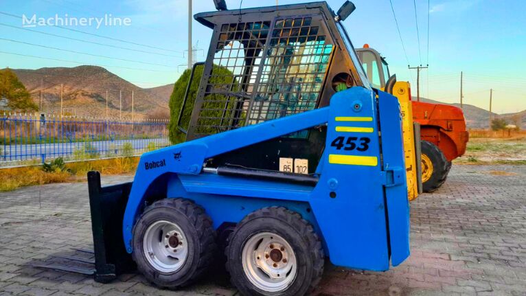 Bobcat 453 mini excavator