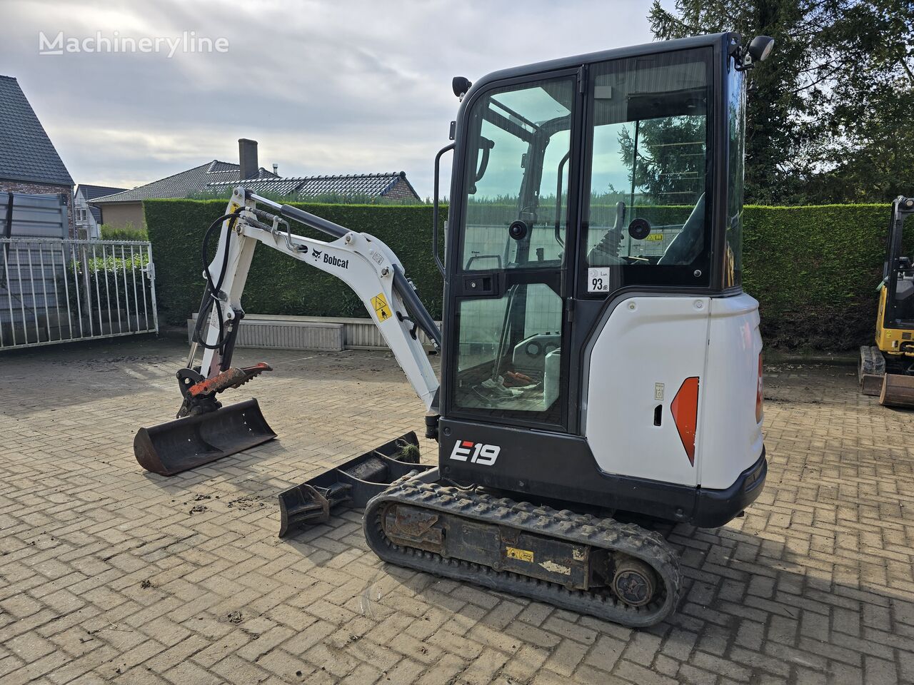 мини багер Bobcat E19