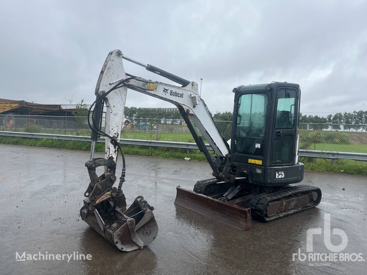 Bobcat E35 EM mini excavator