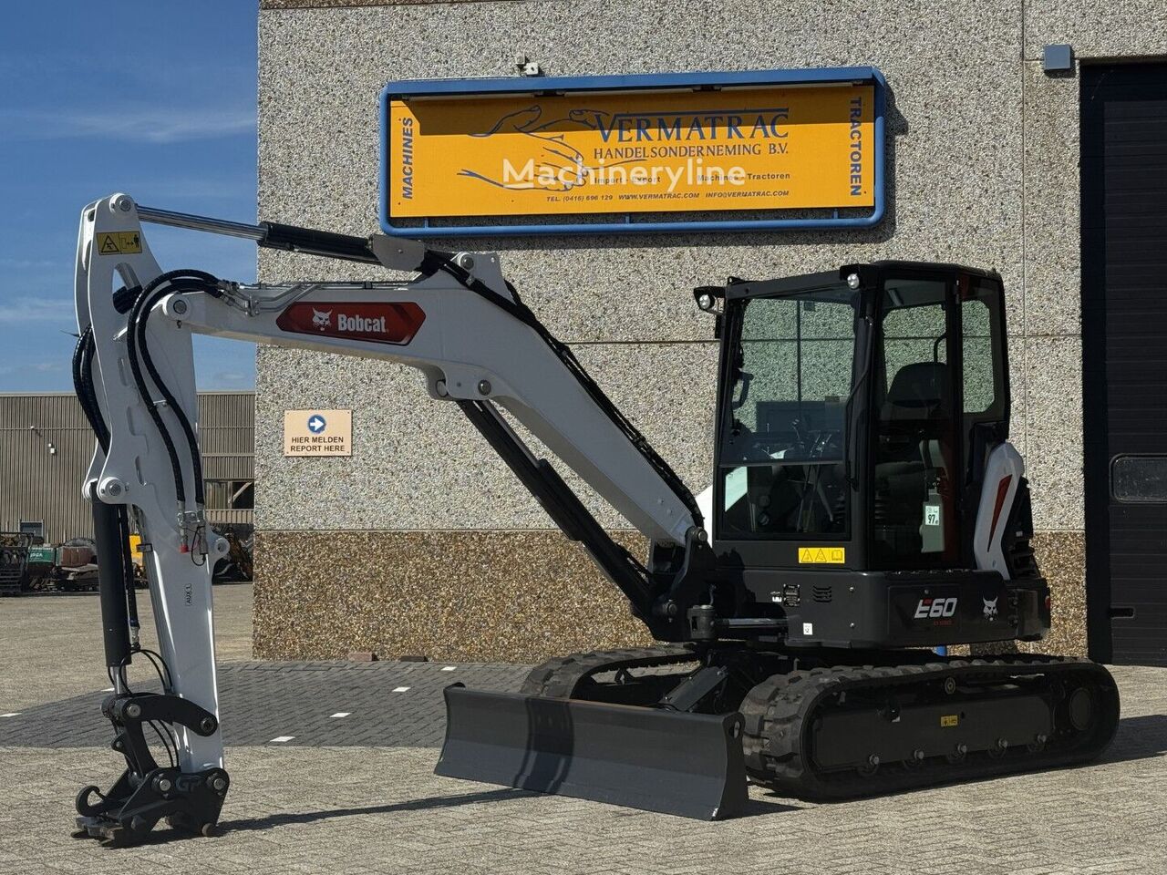 Bobcat E60 R2 mini excavator - Machineryline