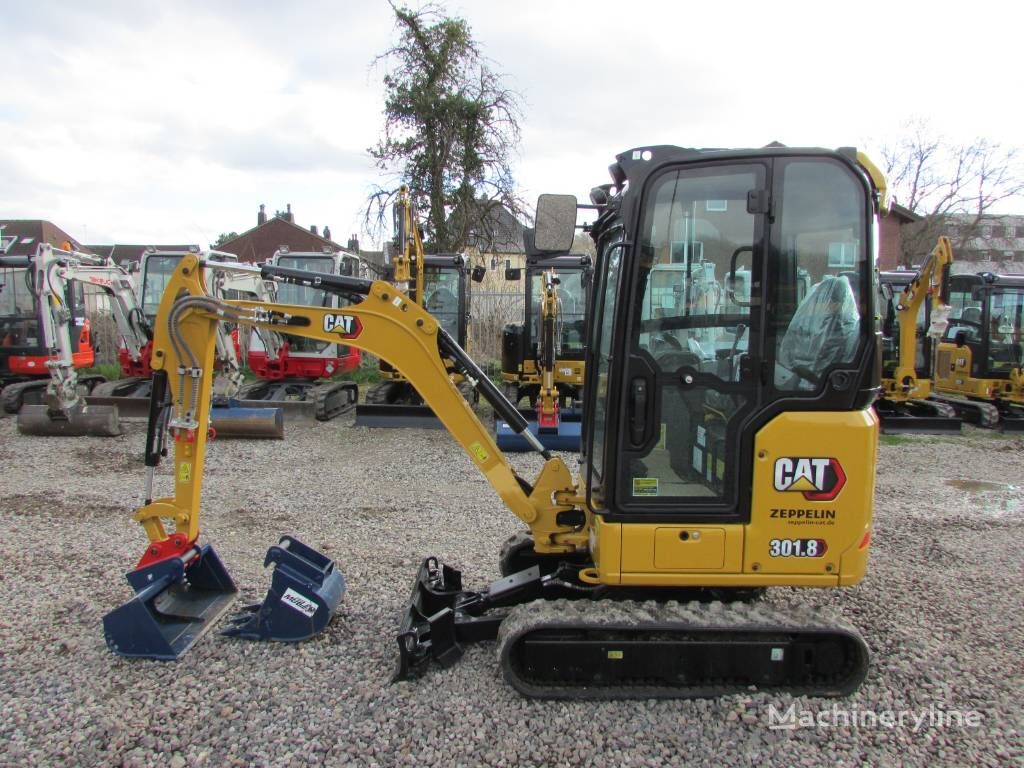 нови мини багер CAT 301.6 mit Klimaanlage und 2 Löffel 301.8