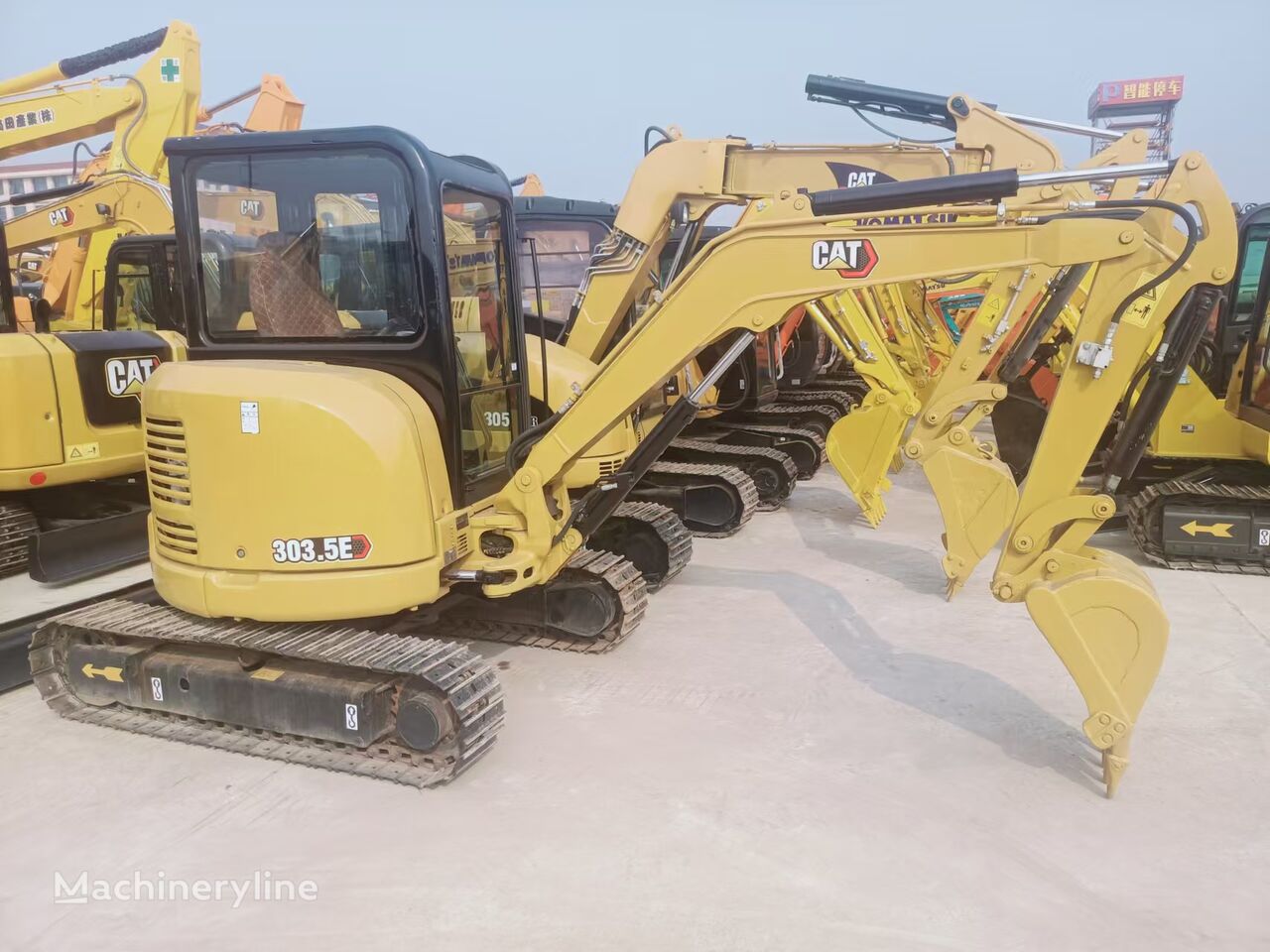 мини-экскаватор Caterpillar 303.5