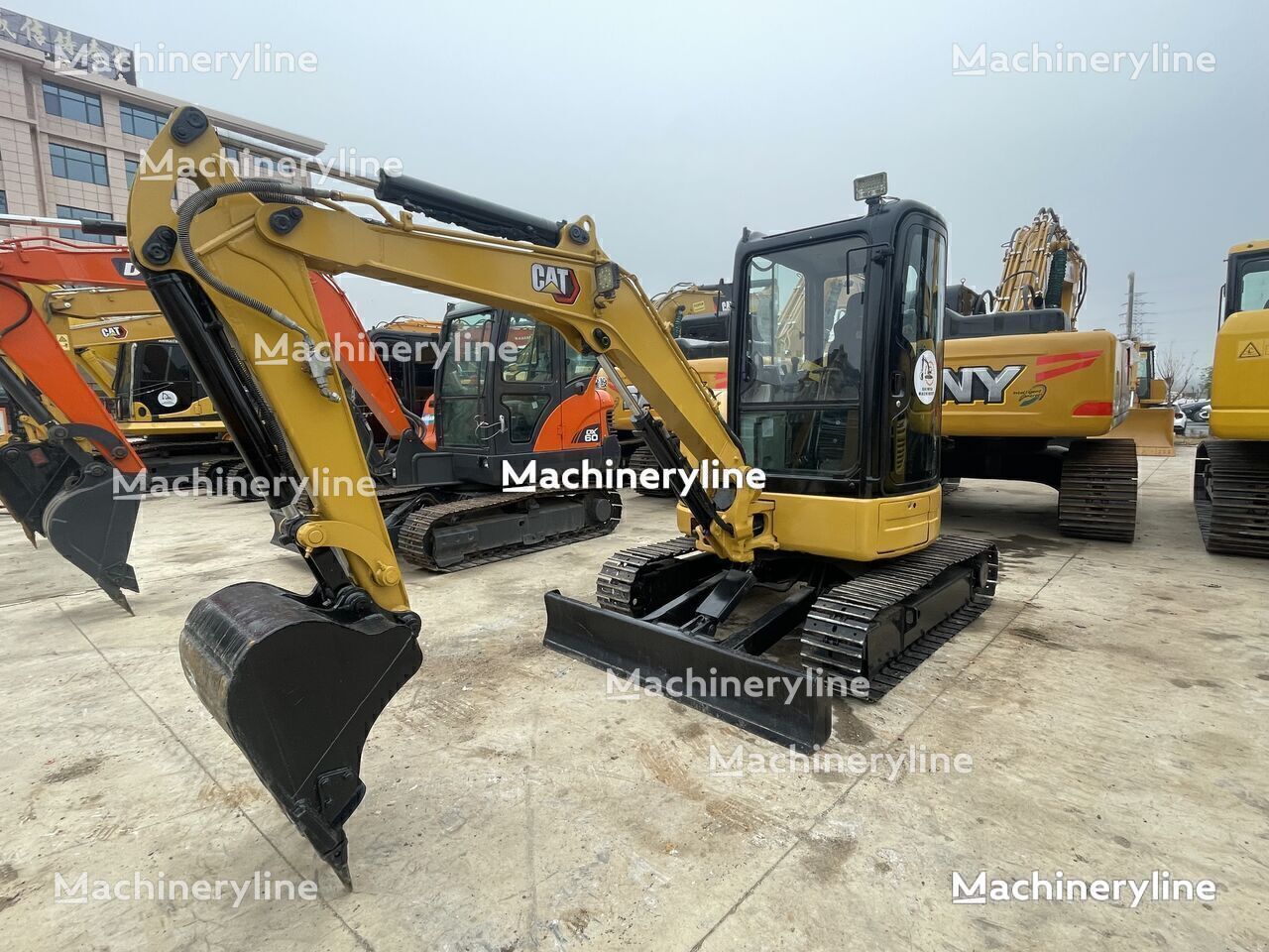Caterpillar 303.5ER miniexcavadora - Machineryline