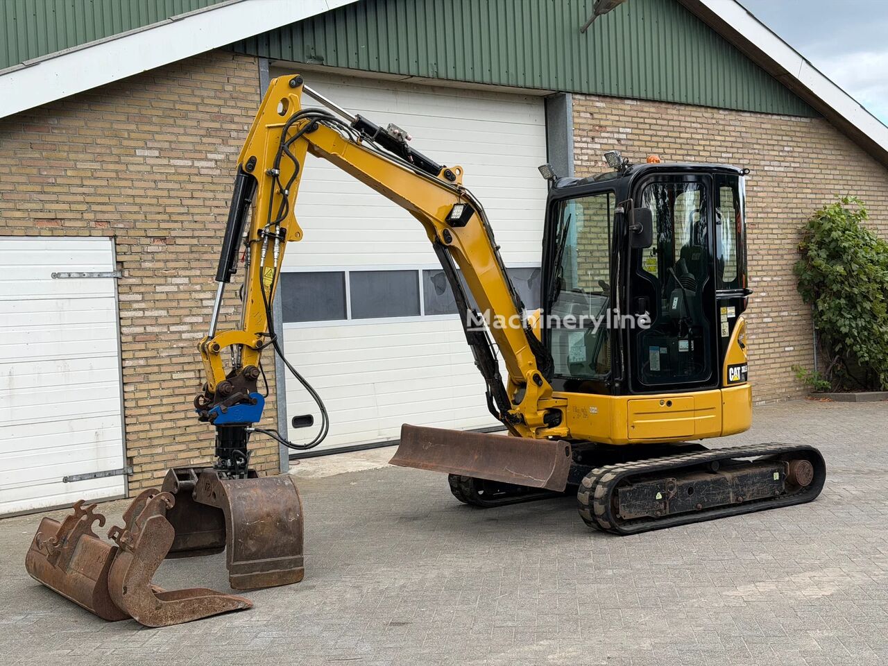 مینی بیل مکانیکی Caterpillar 303ECR - Machineryline