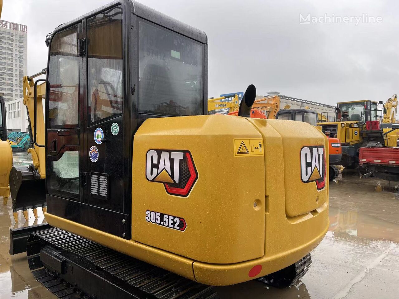 мини-экскаватор Caterpillar 305.5