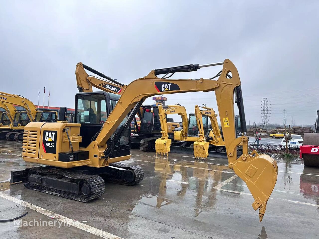 mesin penggali mini Caterpillar 305.5E