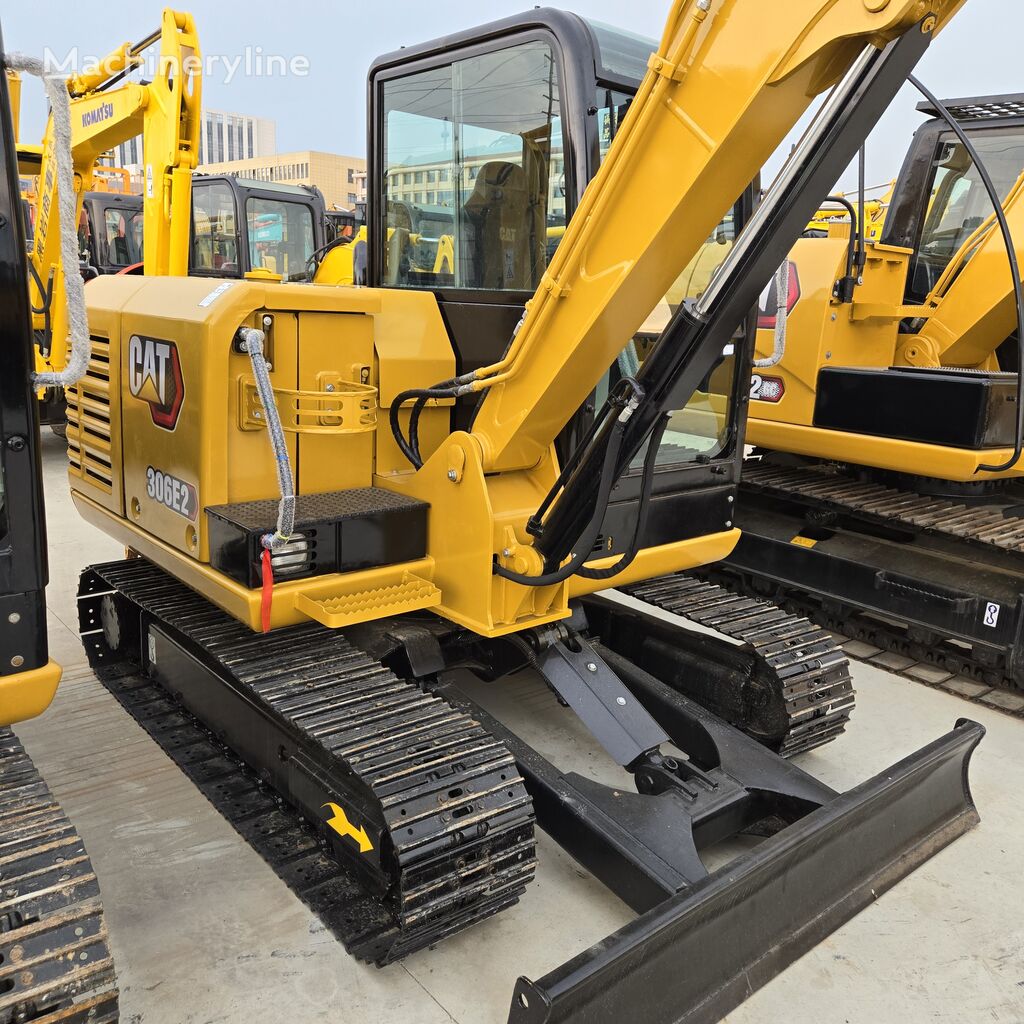 мини-экскаватор Caterpillar 306E2