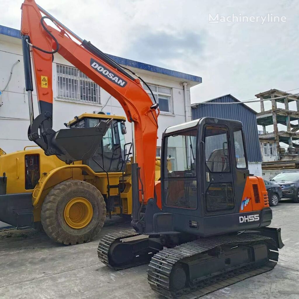 mini bager Doosan DH55