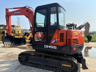 حفارة صغيرة Doosan DH55