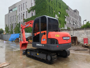 Doosan DH60 minikaivinkone