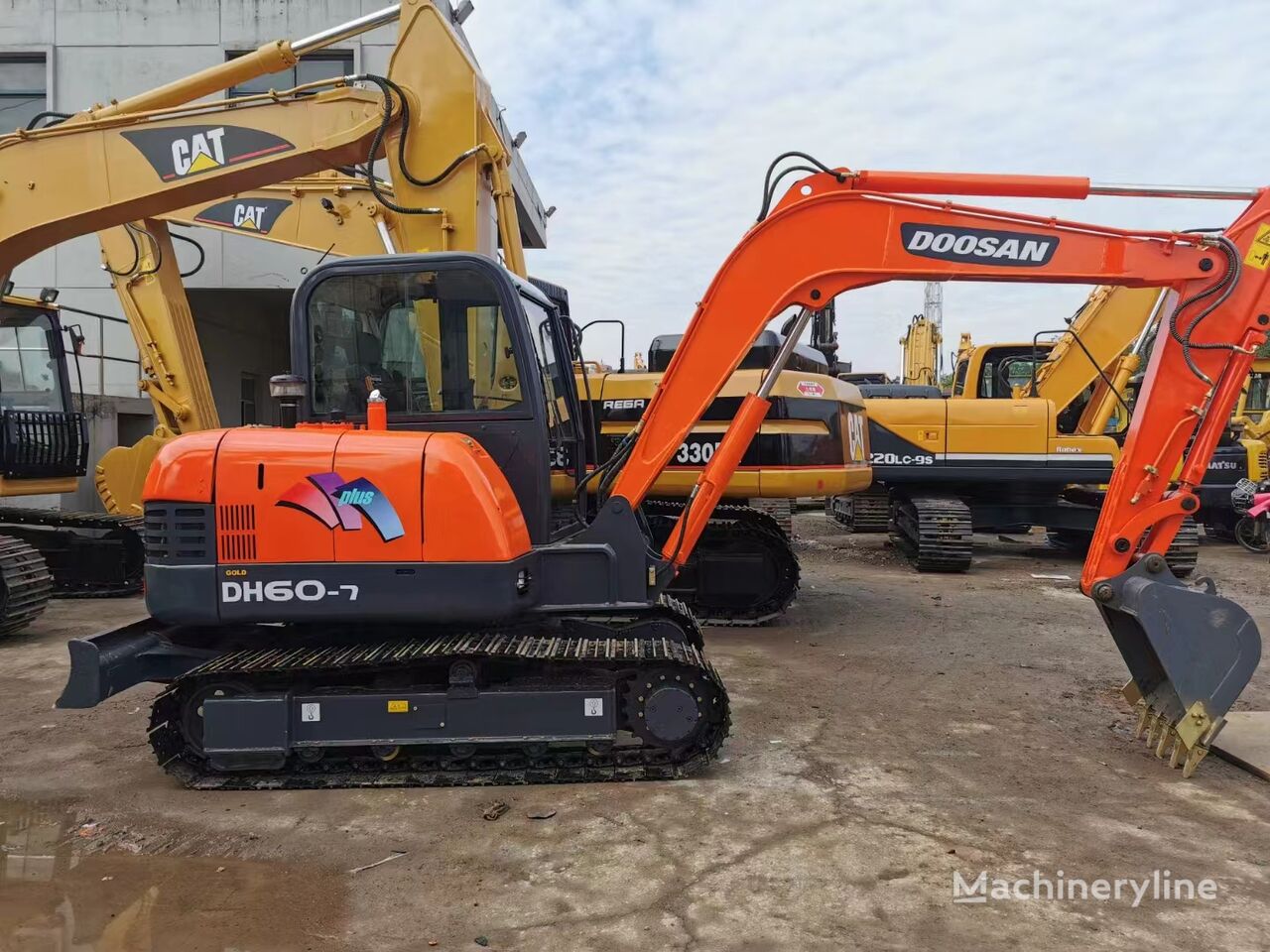 حفارة صغيرة Doosan DH60-7