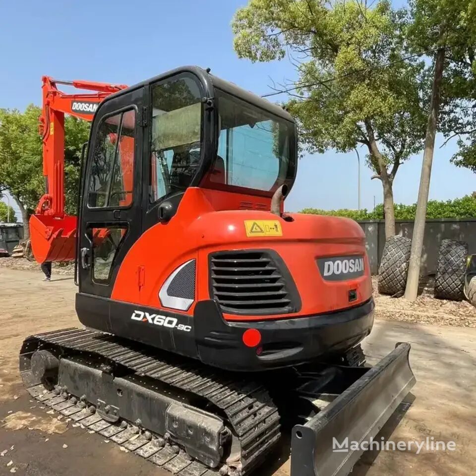 мини-экскаватор Doosan DX60