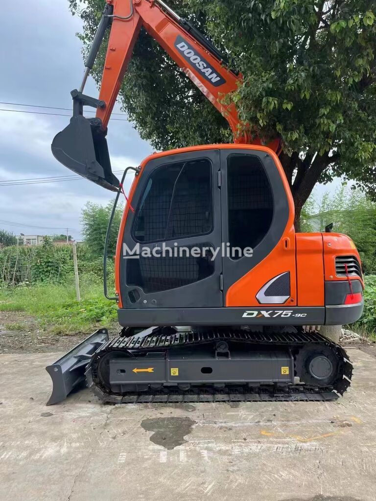 Doosan DX75 mini excavator