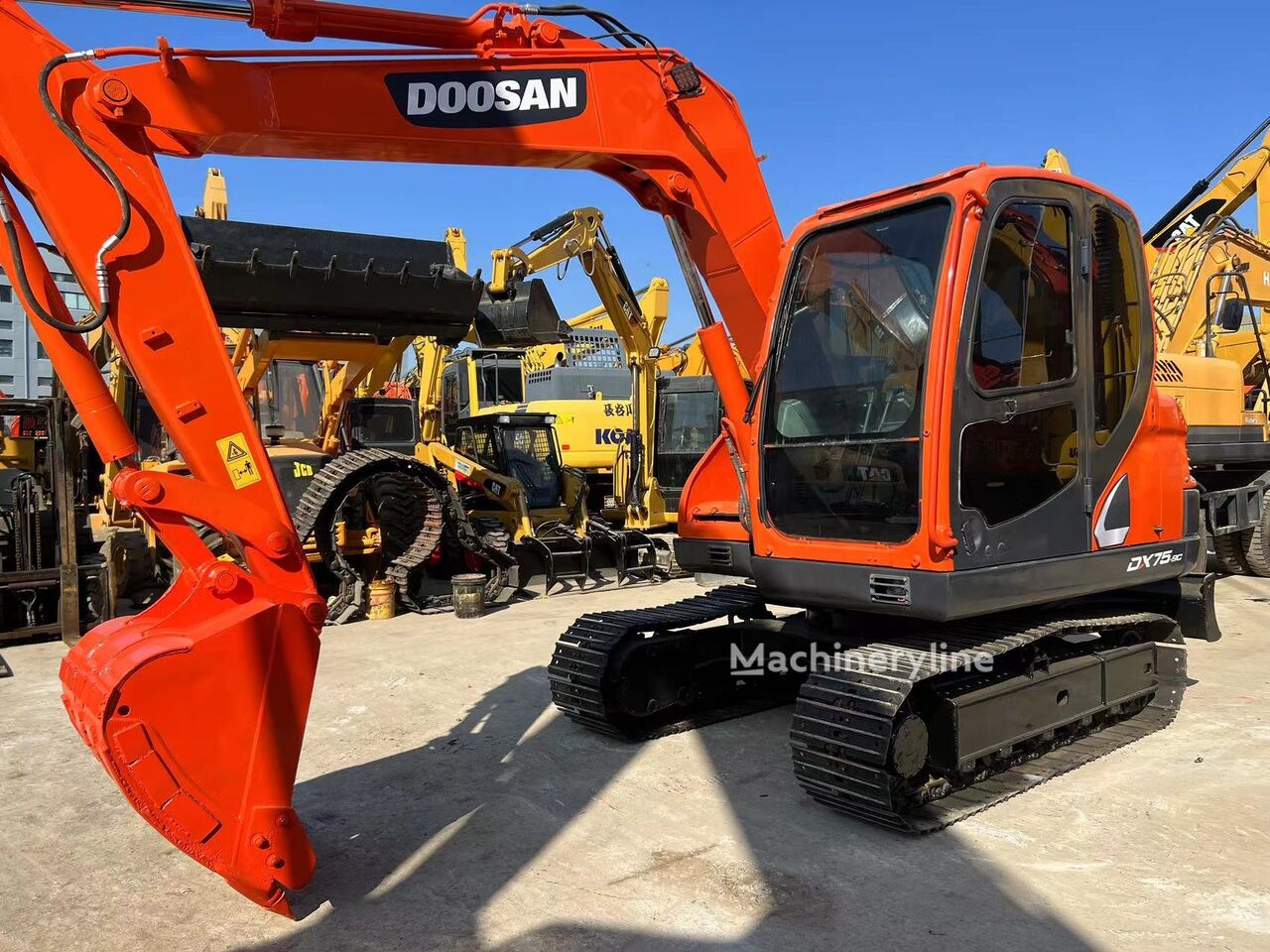 Doosan DX75 mini excavator