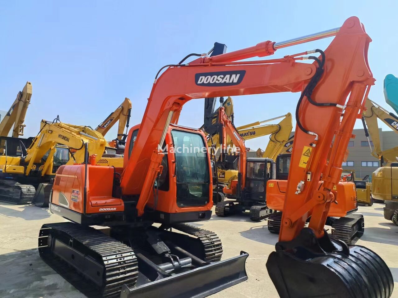 حفارة صغيرة Doosan DX80