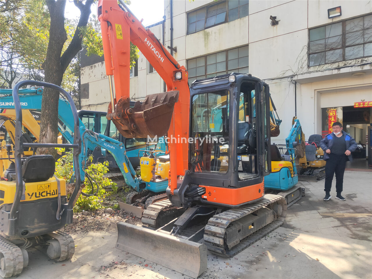 máy đào cỡ nhỏ Hitachi ZX30