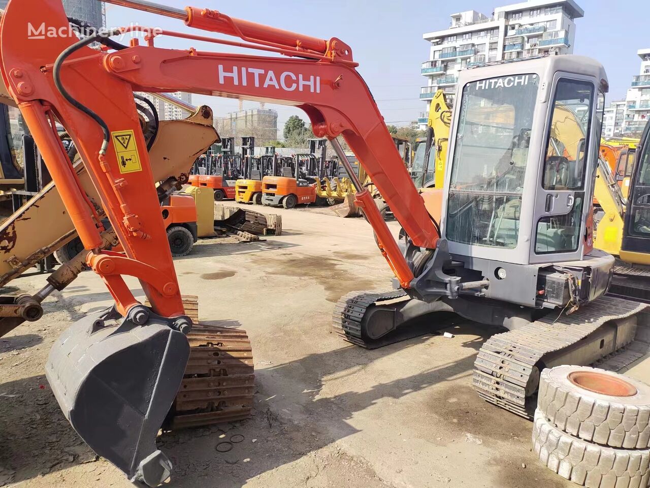 mesin penggali mini Hitachi ZX40U