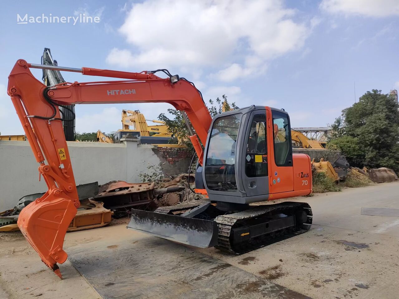 Hitachi ZX70,  with blade mini excavator