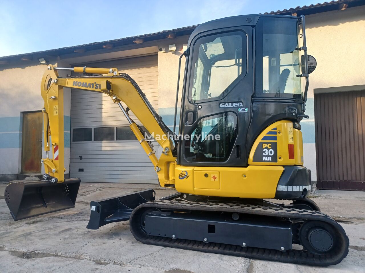 mini-pelle Komatsu PC30MR-3