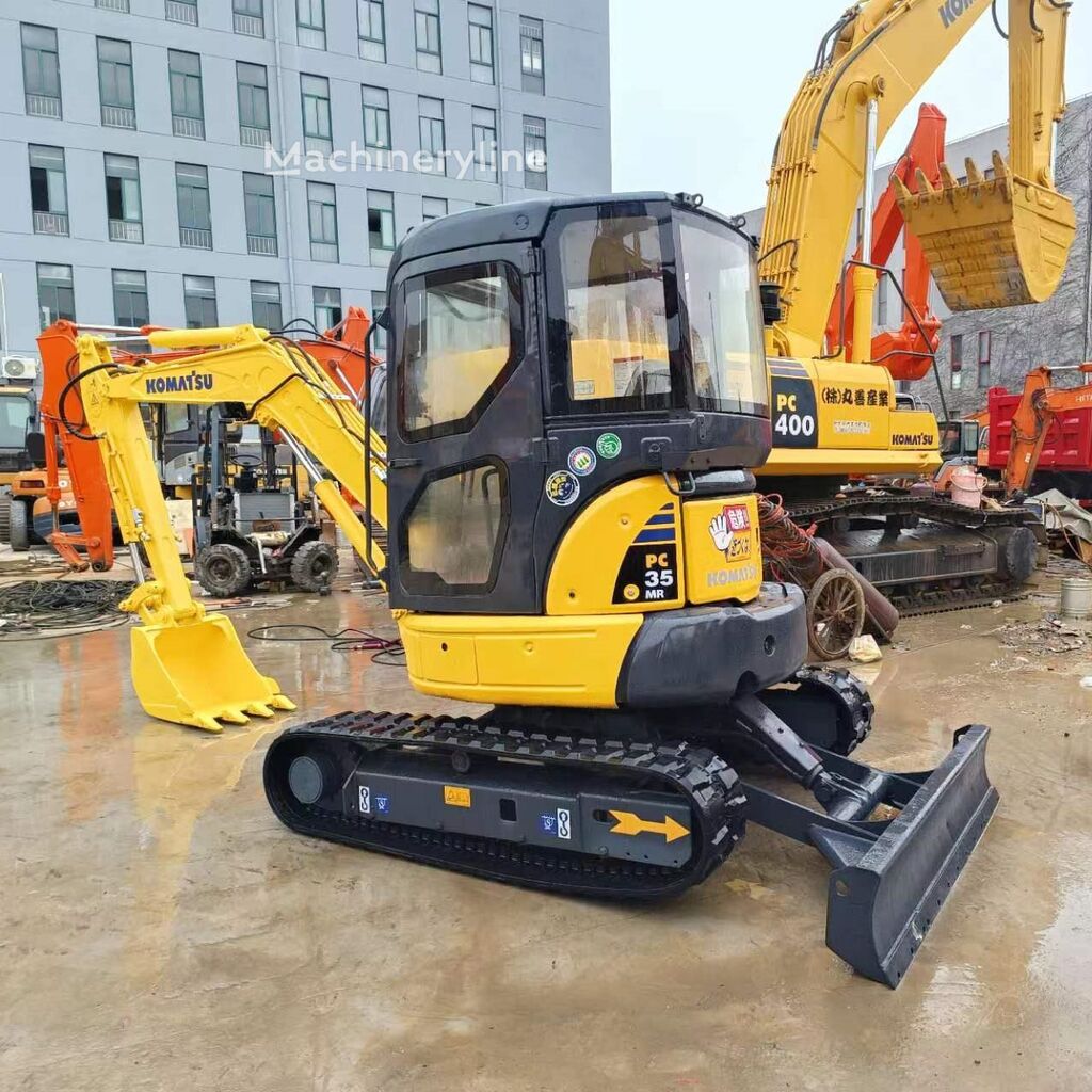حفارة صغيرة Komatsu PC35 - Machineryline