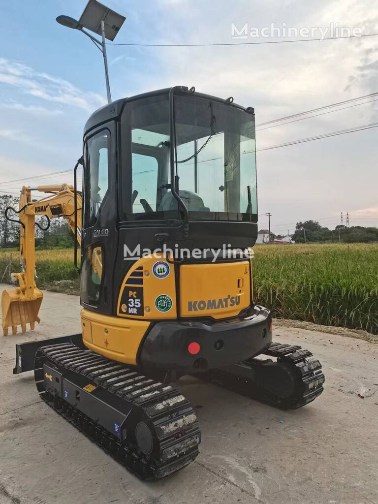 Komatsu PC35 with swing arm mini excavator