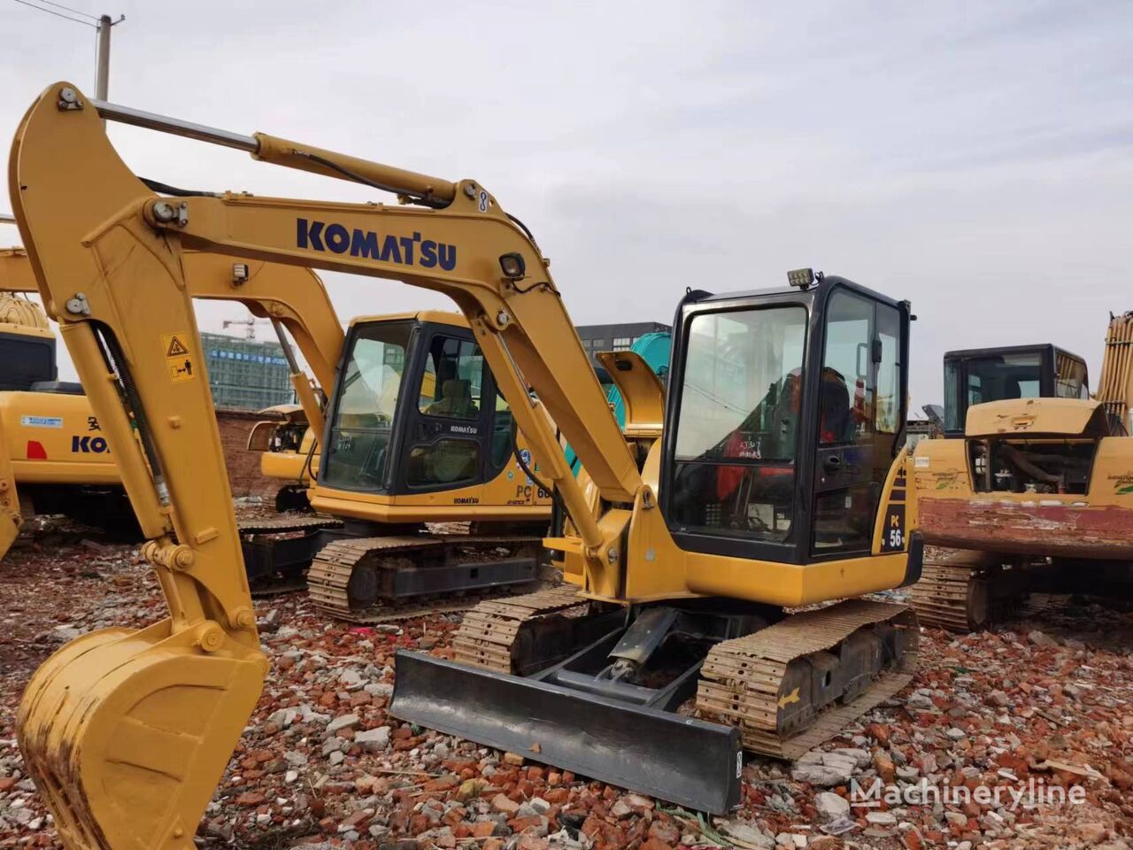 mesin penggali mini Komatsu PC56