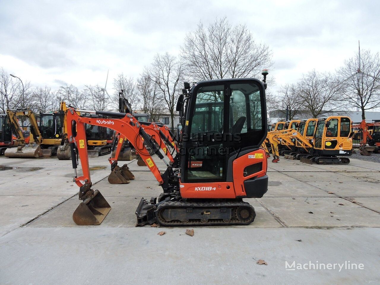 حفارة صغيرة Kubota KX018-4