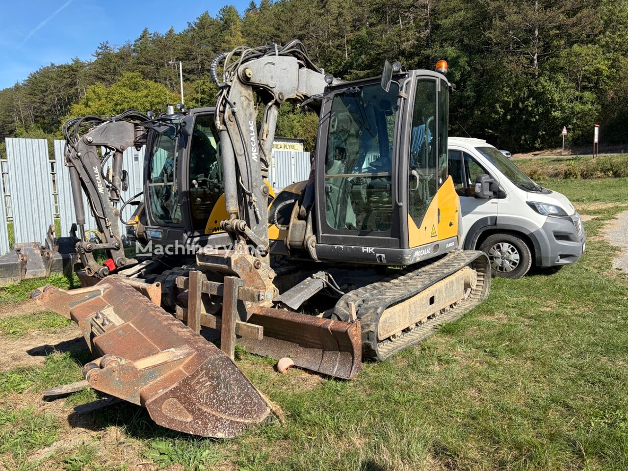 حفارة صغيرة Mecalac 8 MCR - Machineryline
