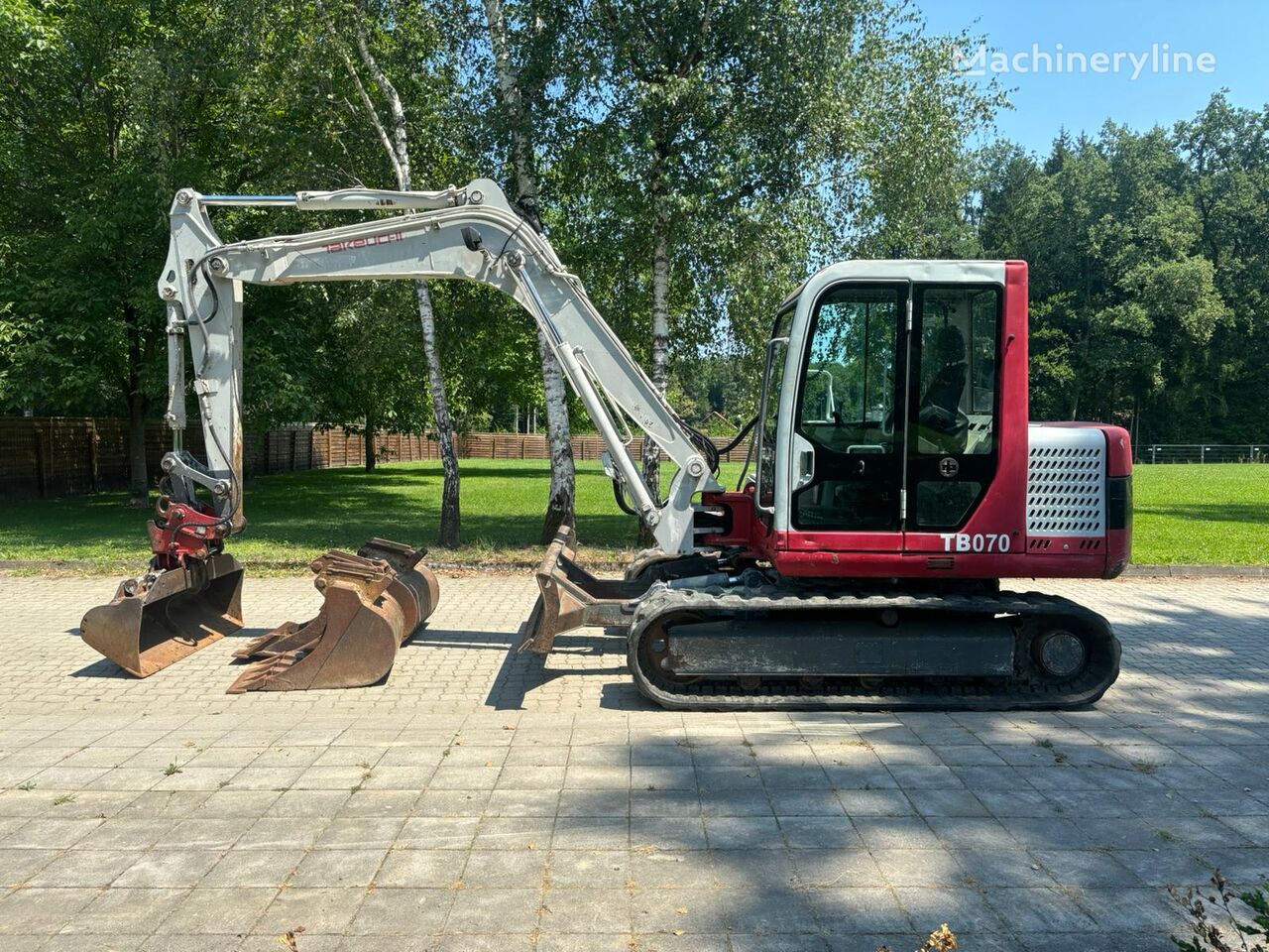 mini-escavadora Takeuchi TB 070