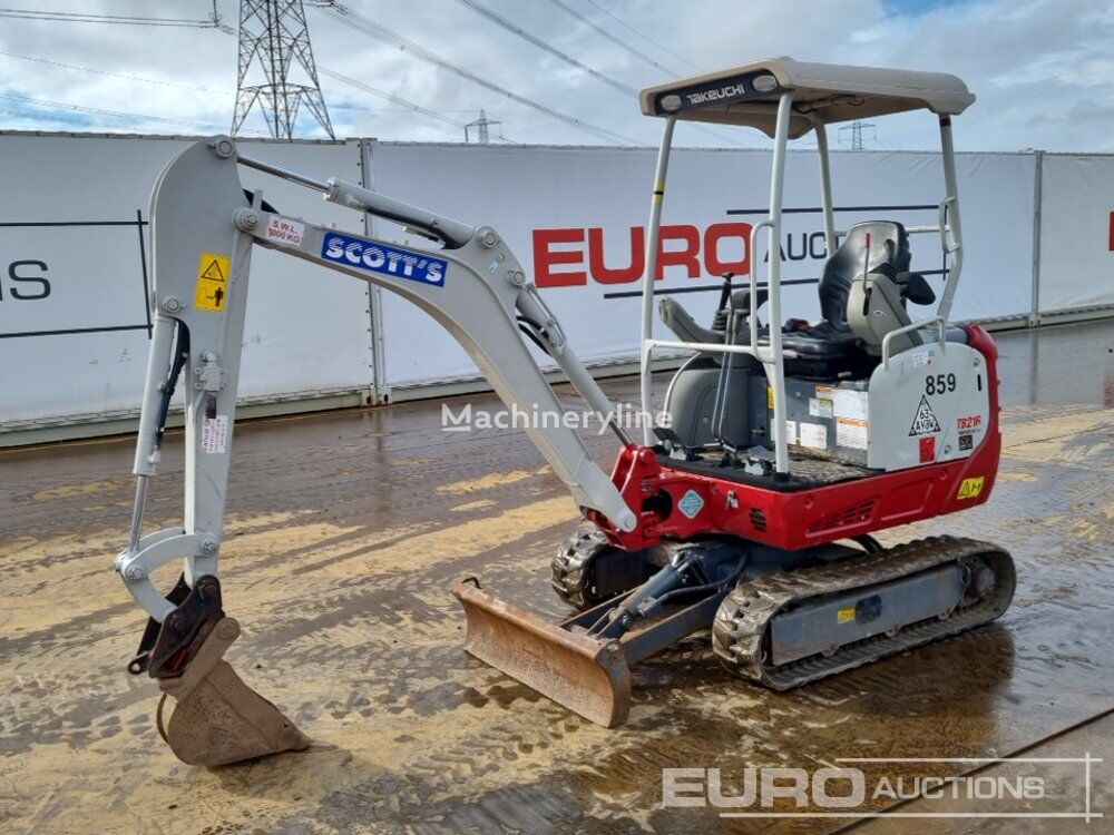 حفارة صغيرة Takeuchi TB216