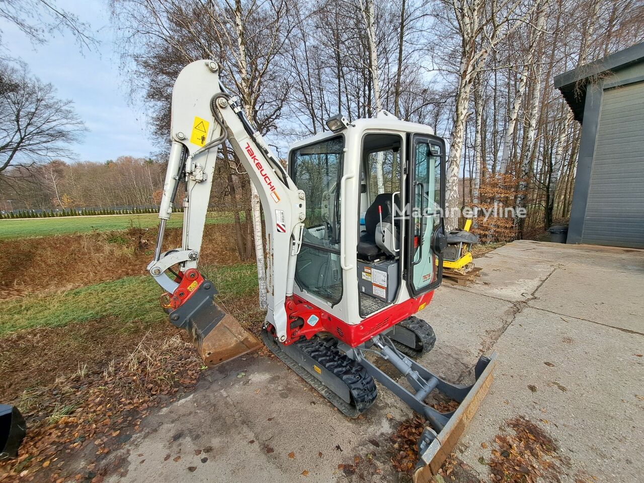 мини-экскаватор Takeuchi TB216