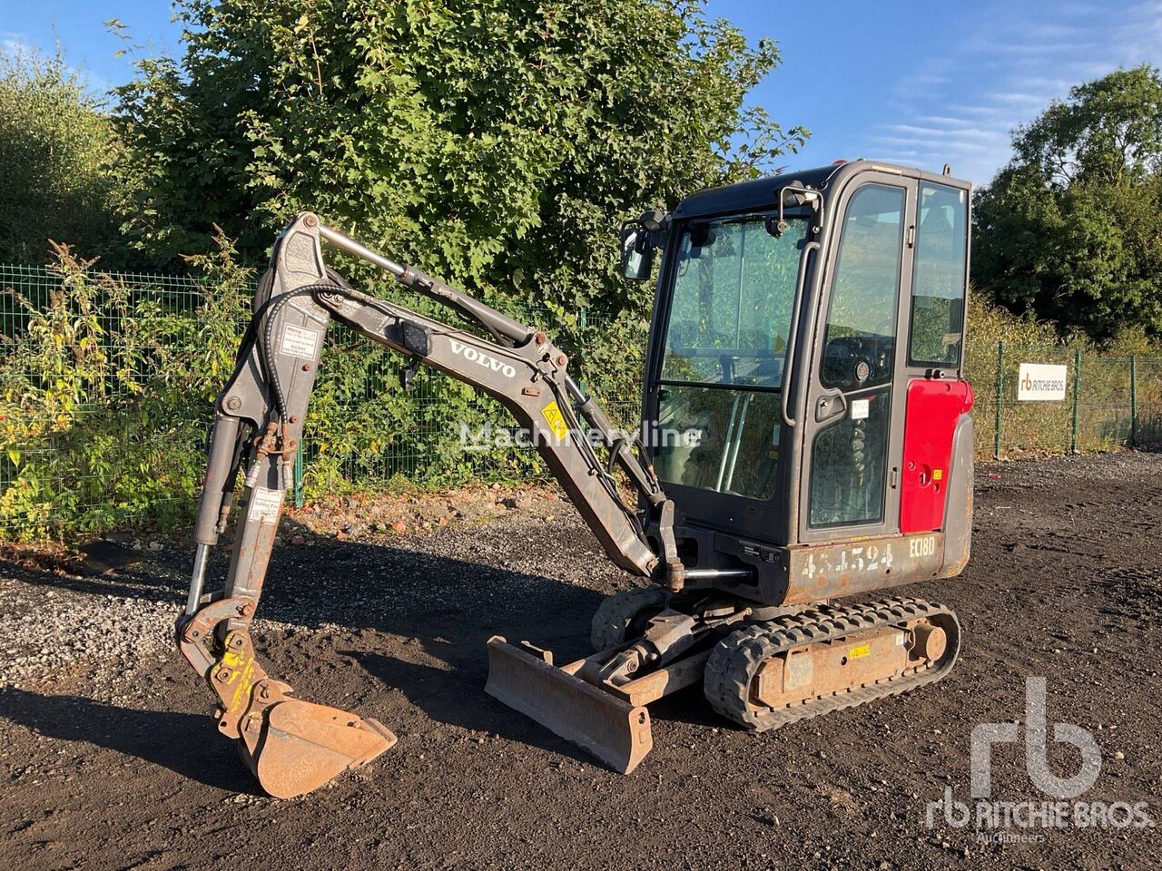 حفارة صغيرة Volvo EC18