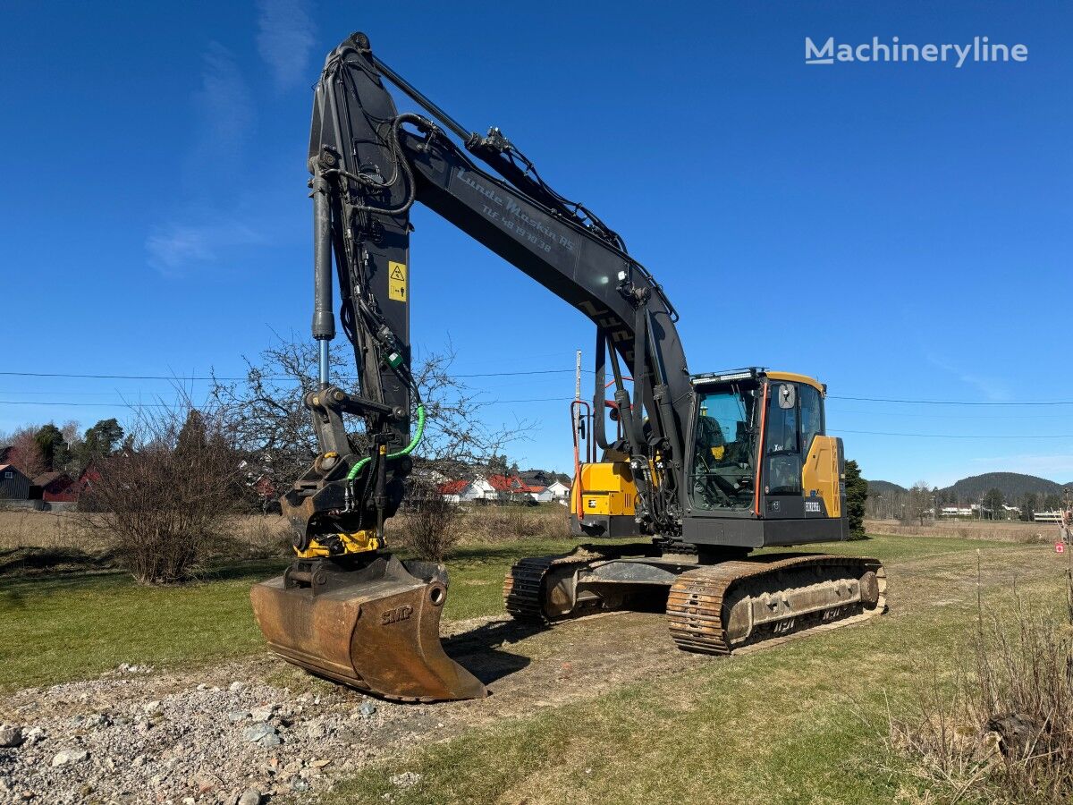 حفارة صغيرة Volvo ECR235EL