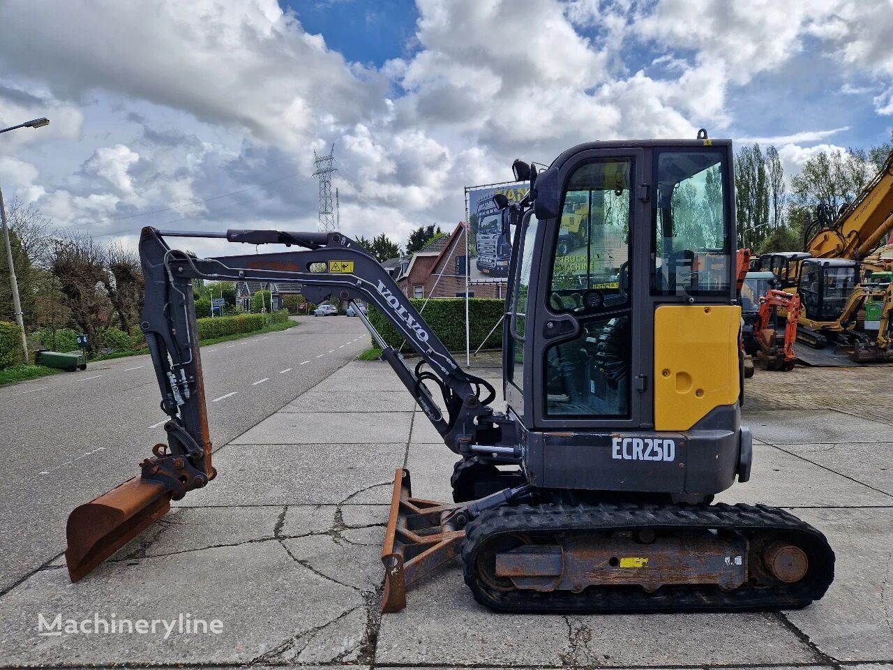 mini-pelle Volvo ECR25D sloop/sorteer- en hamerfunctie