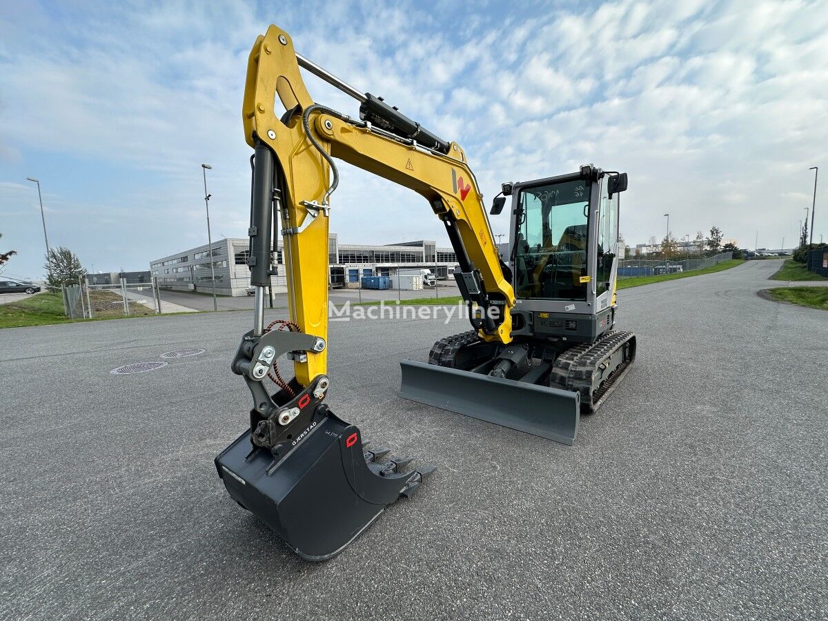 minibagr Wacker Neuson EZ50 beltegraver med graveskuffe