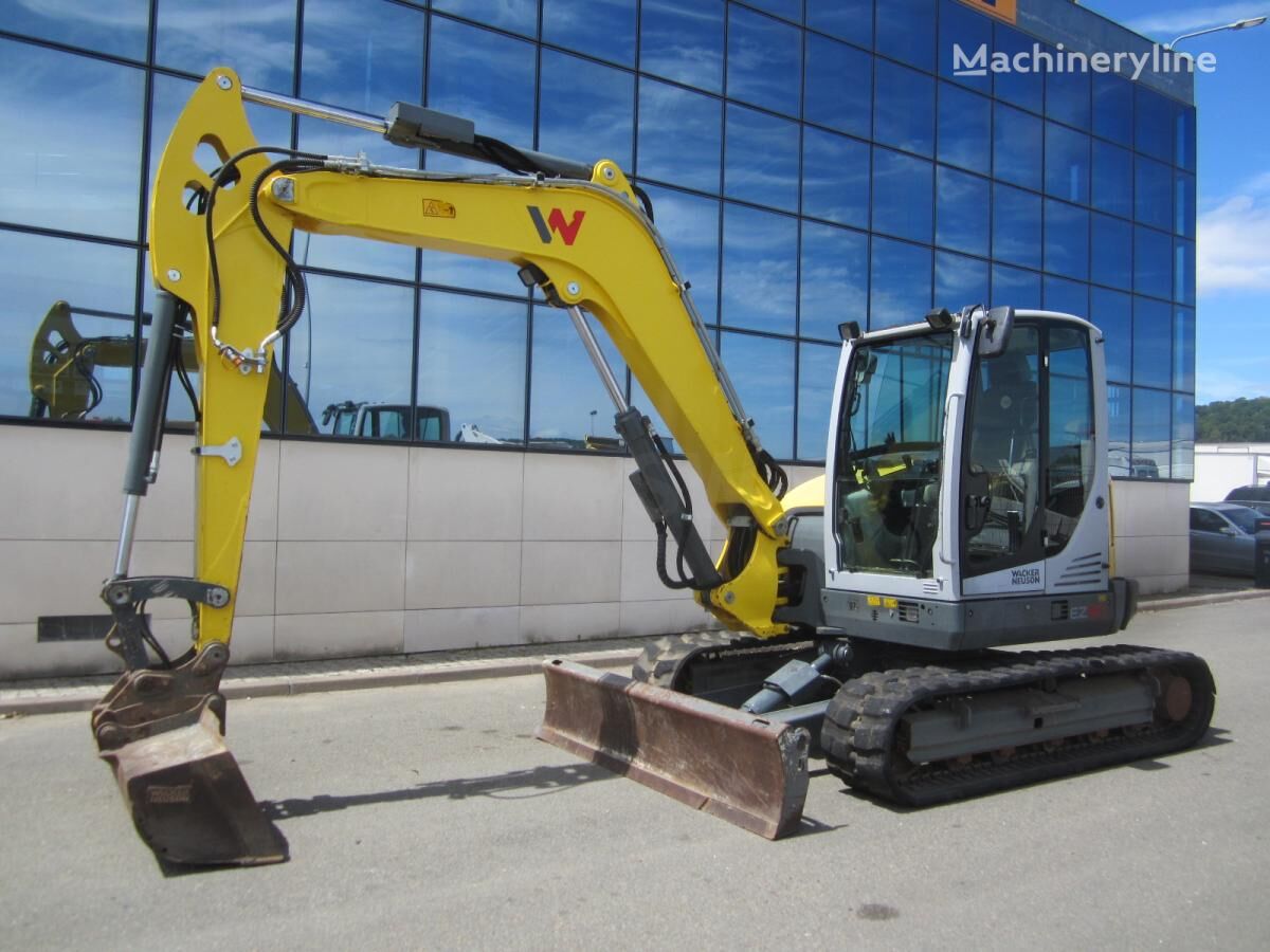 حفارة صغيرة Wacker Neuson EZ80