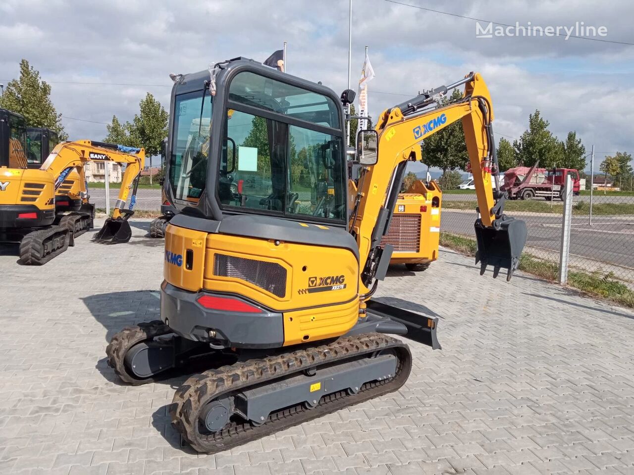 новый мини-экскаватор XCMG XE27E