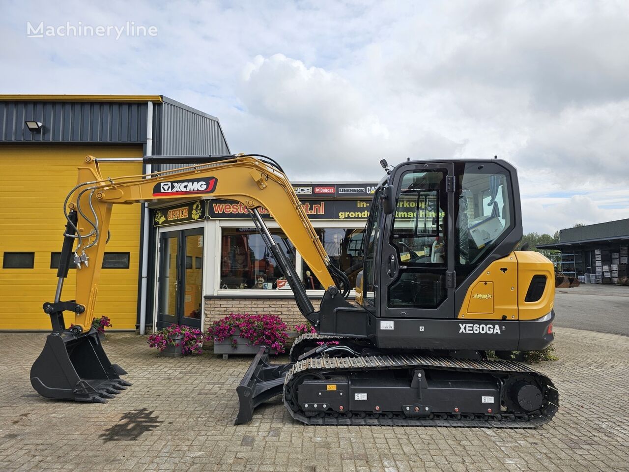 new XCMG XE60GA mini excavator