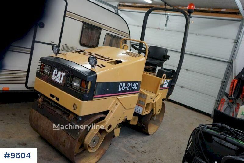 Caterpillar CB-214C mini road roller