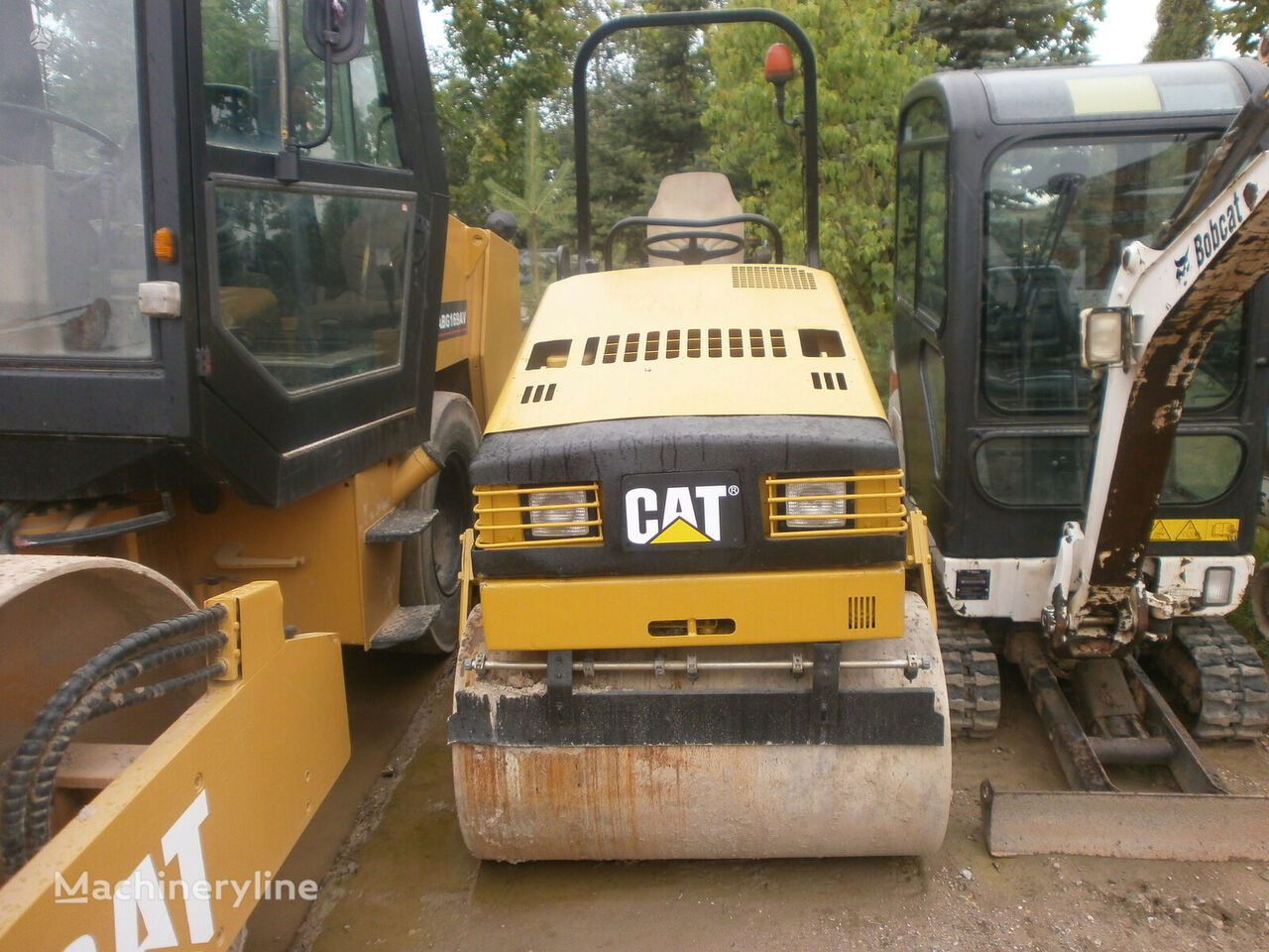 Caterpillar CB224C mini road roller