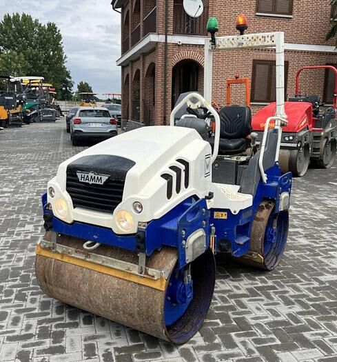 Hamm HD 12 VV mini road roller