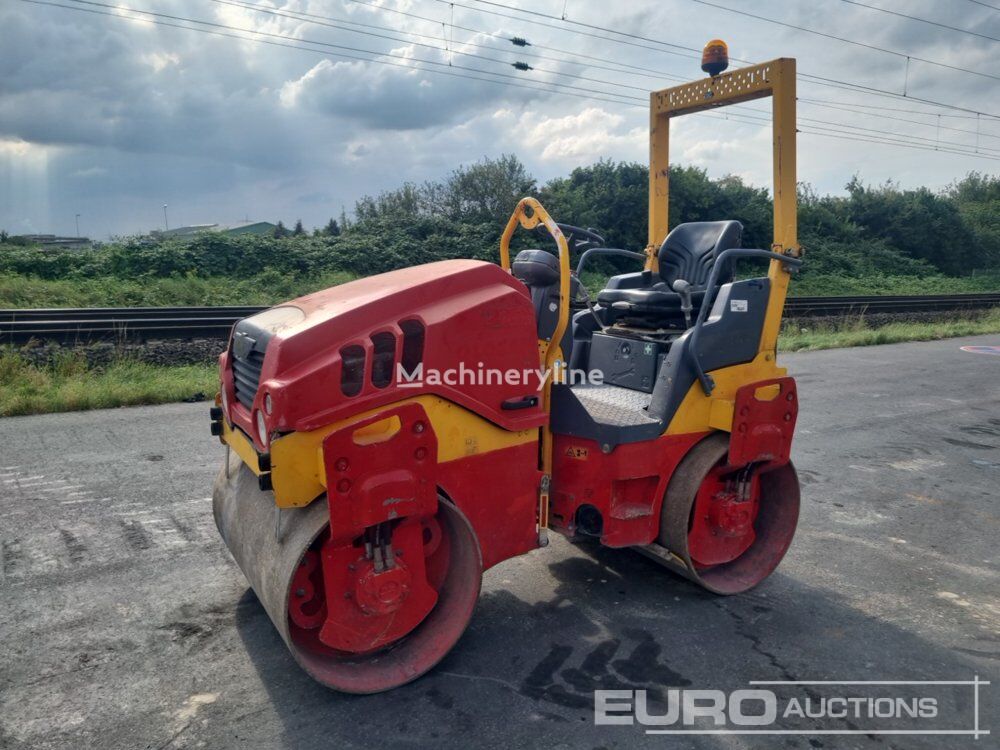 Hamm HD12VV mini road roller